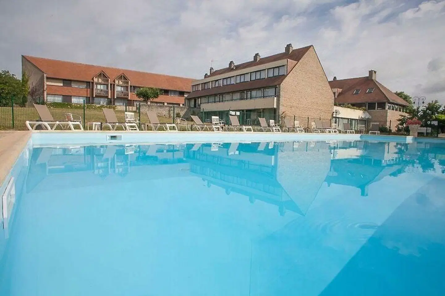Hôtel Du Château OUTDOOR_POOL