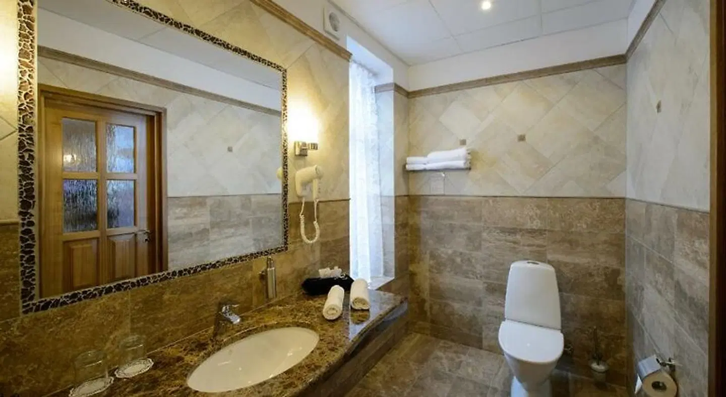 Georgi Hotell Badezimmer
