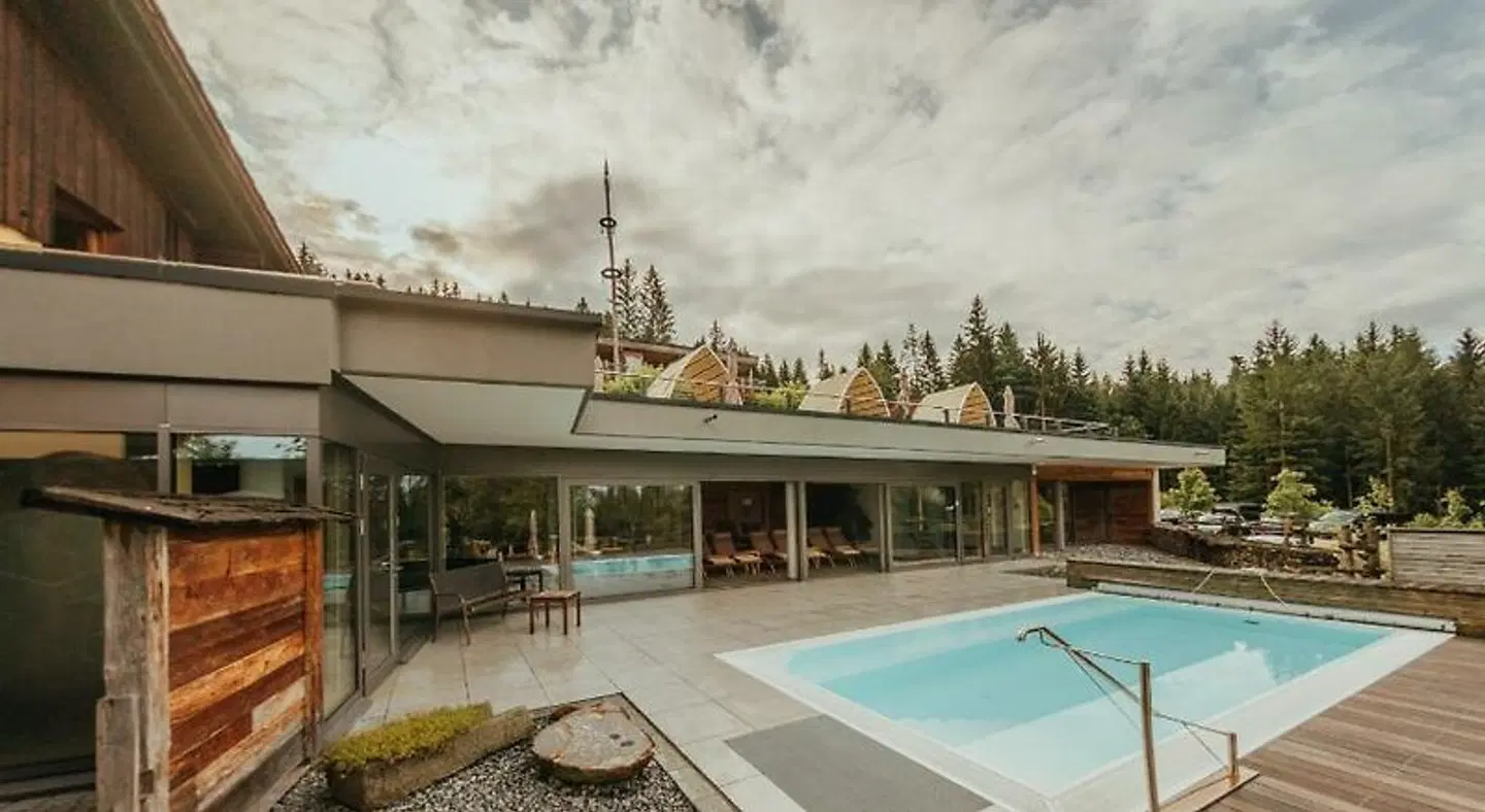 Riedlberg OUTDOOR_POOL