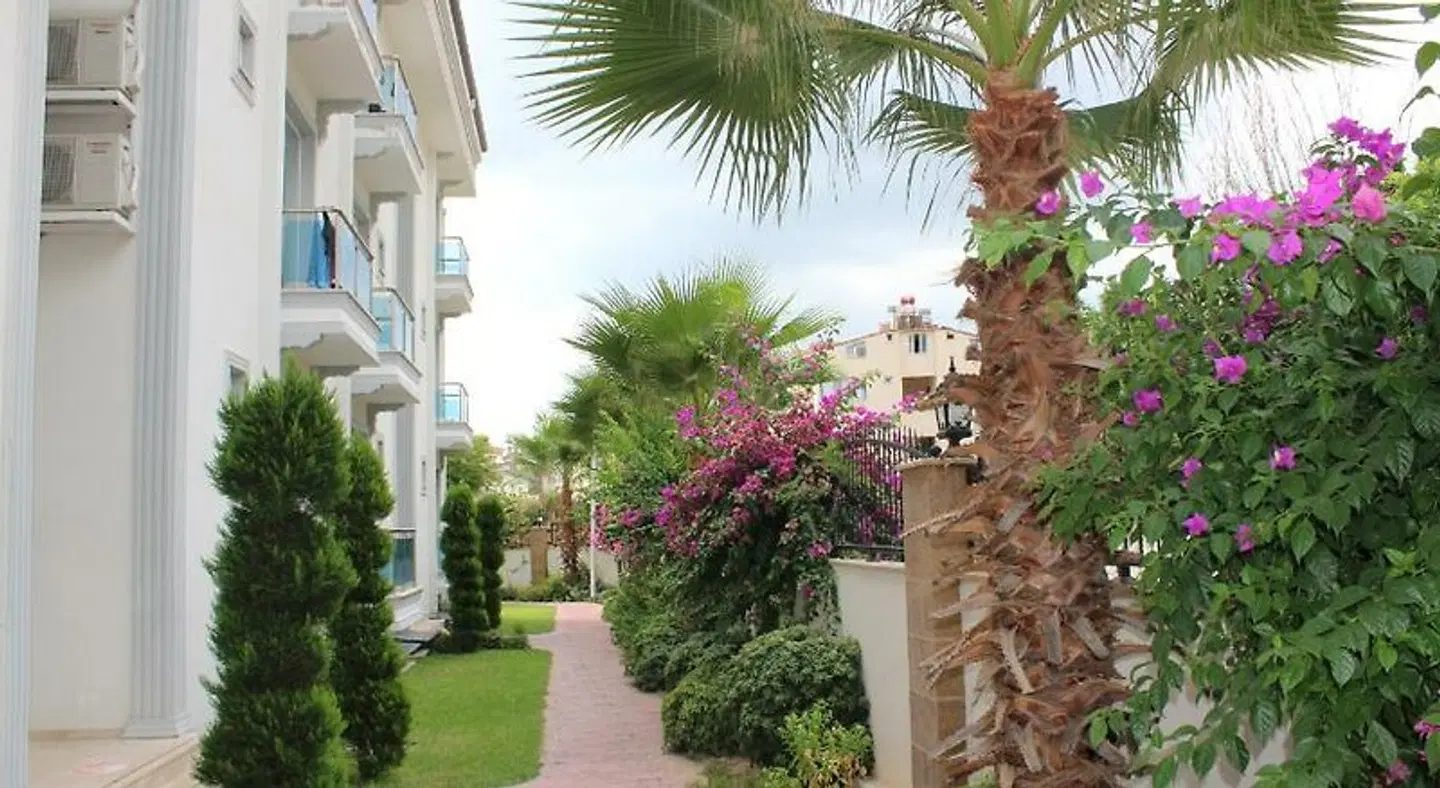 Tebriz Apart Garten