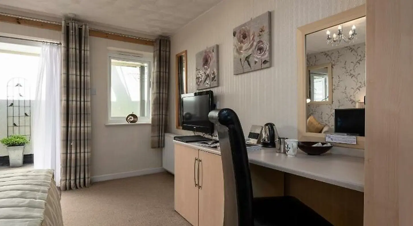 Estuary Lodge ROOM_EXAMPLE
