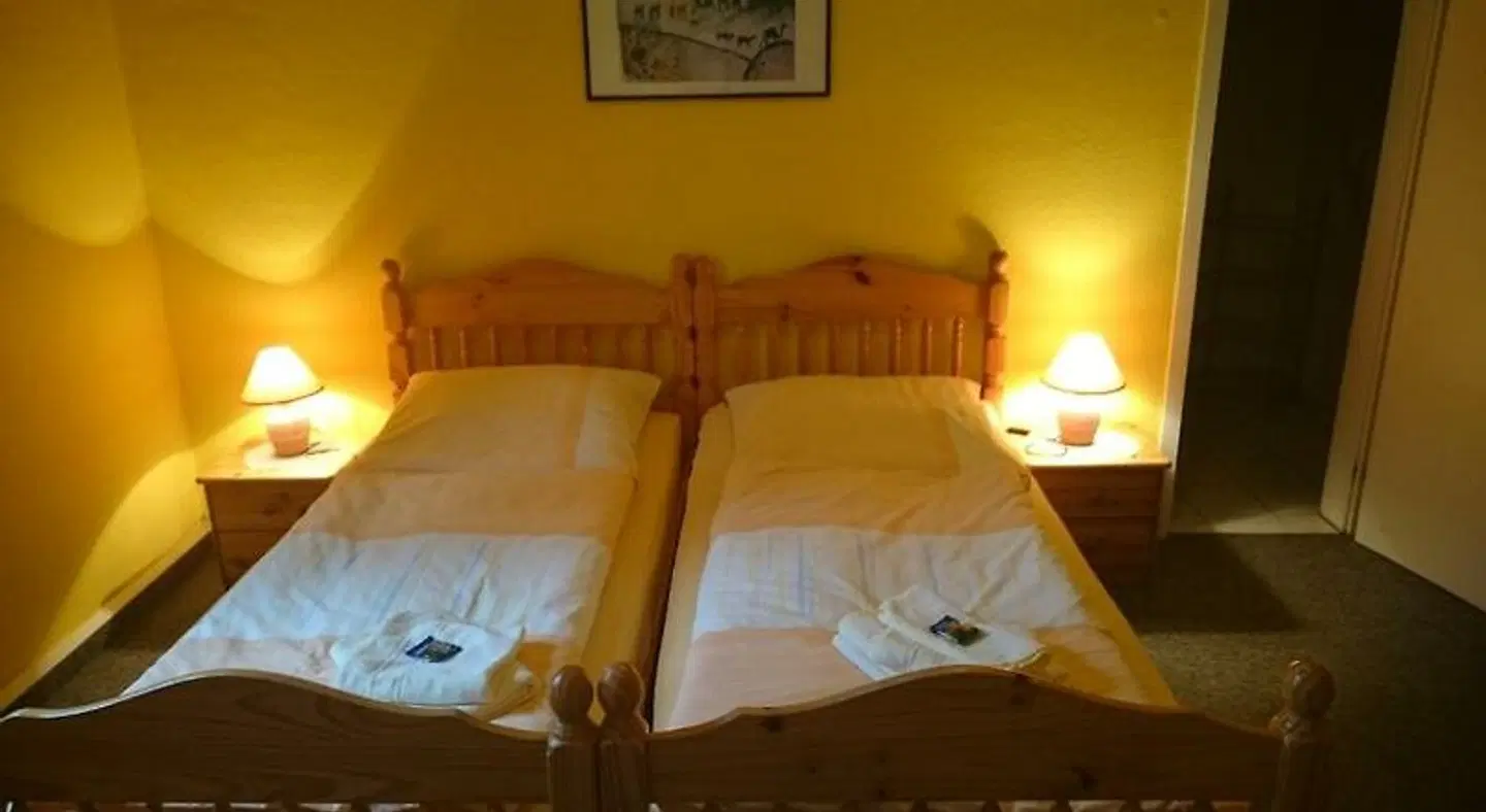 Felsenthal ROOM_EXAMPLE