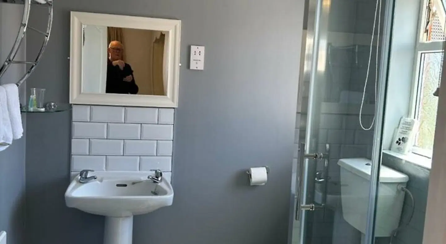 White Lodge Guest House Badezimmer