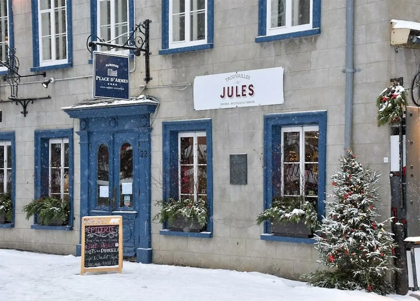 Auberge Place d'Armes EXTERIOR