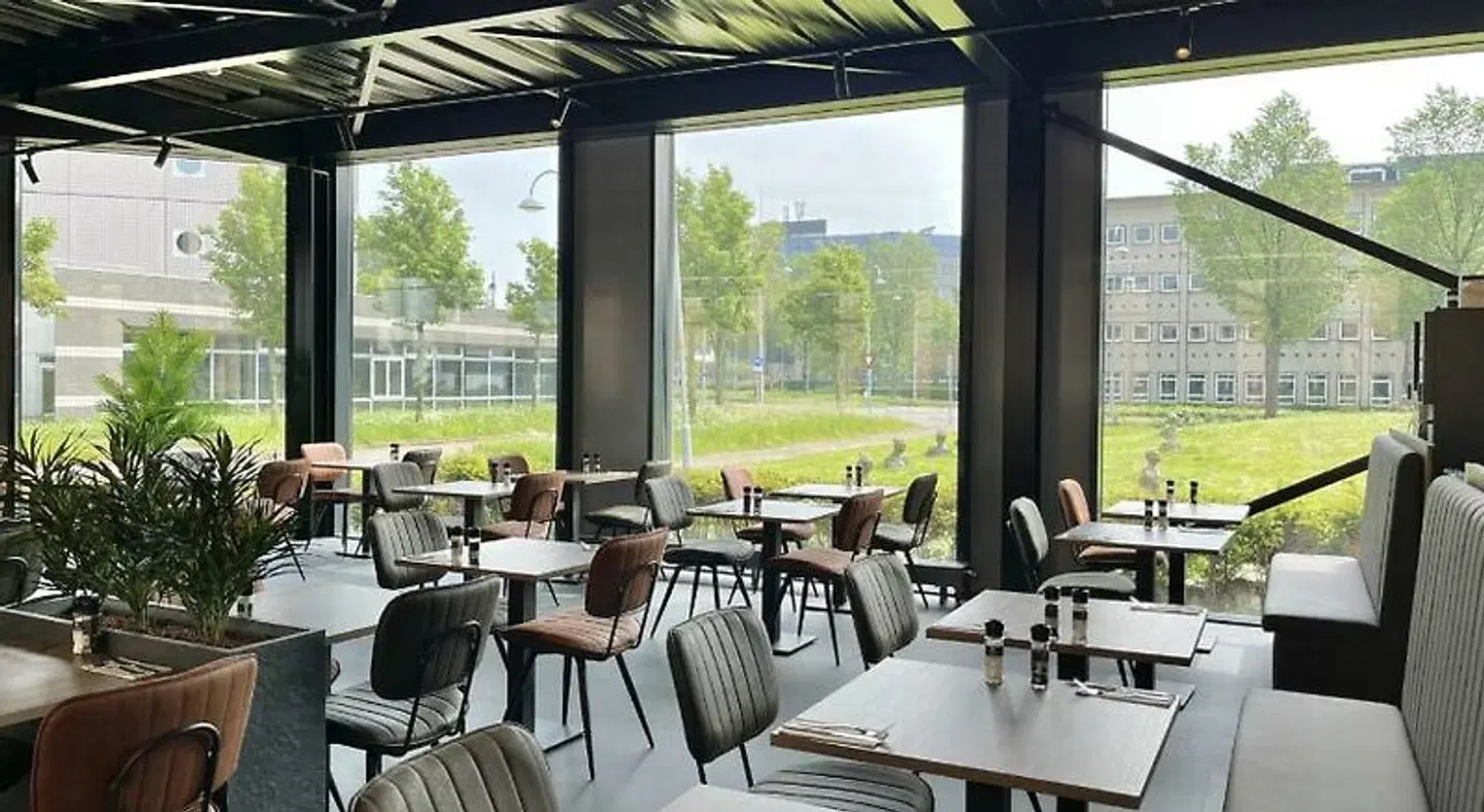 OZO Hotels Antares Airport Restaurant