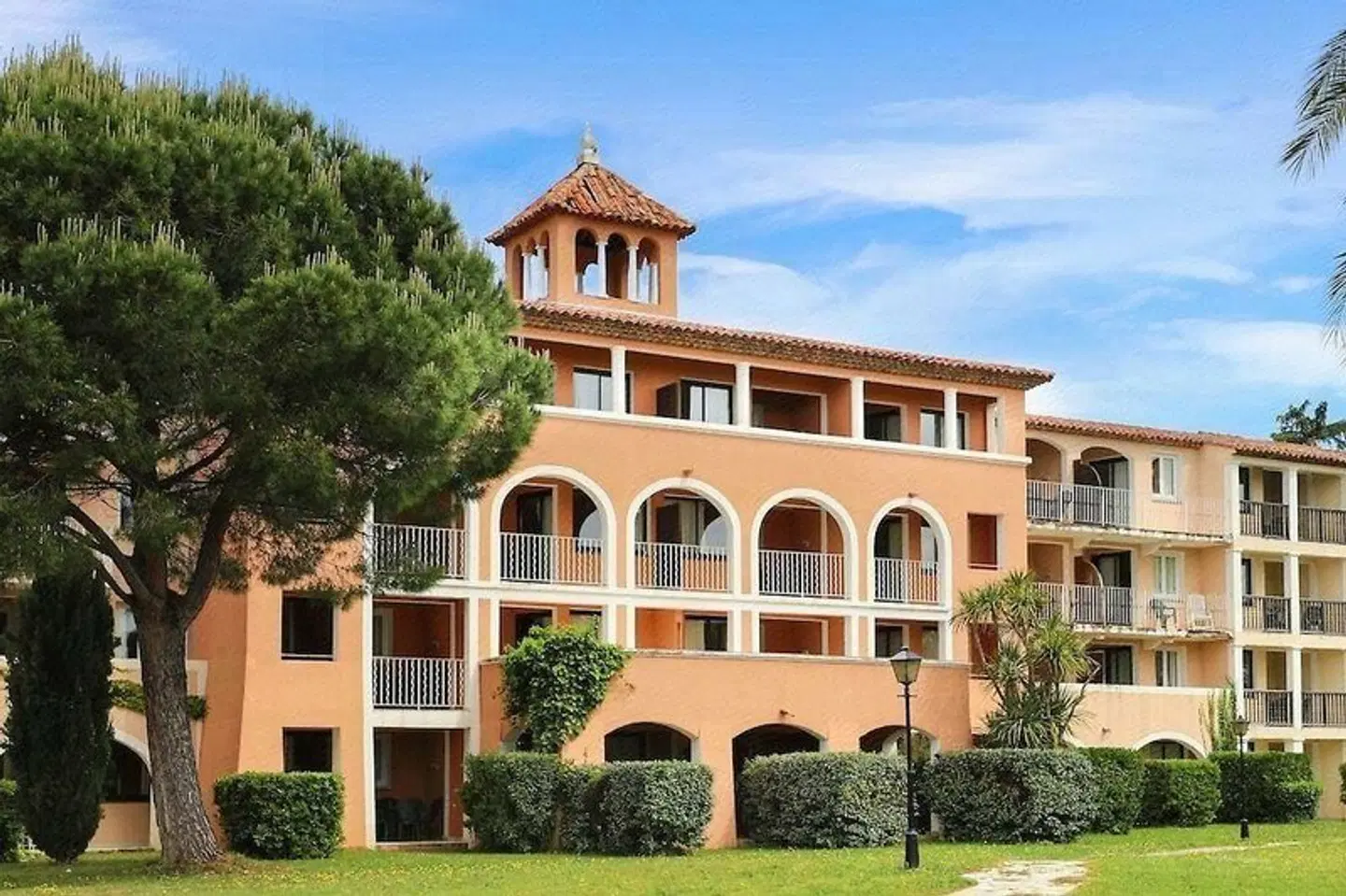 SOWELL Family Port Grimaud EXTERIOR