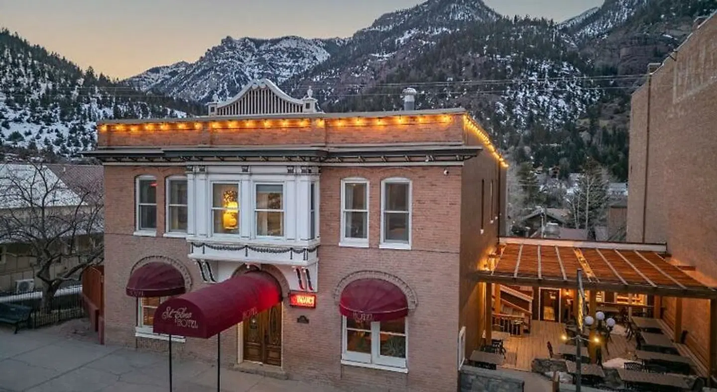 St. Elmo Hotel EXTERIOR