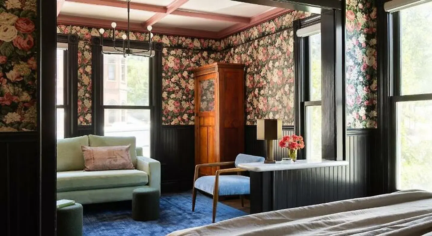 St. Elmo Hotel ROOM_EXAMPLE