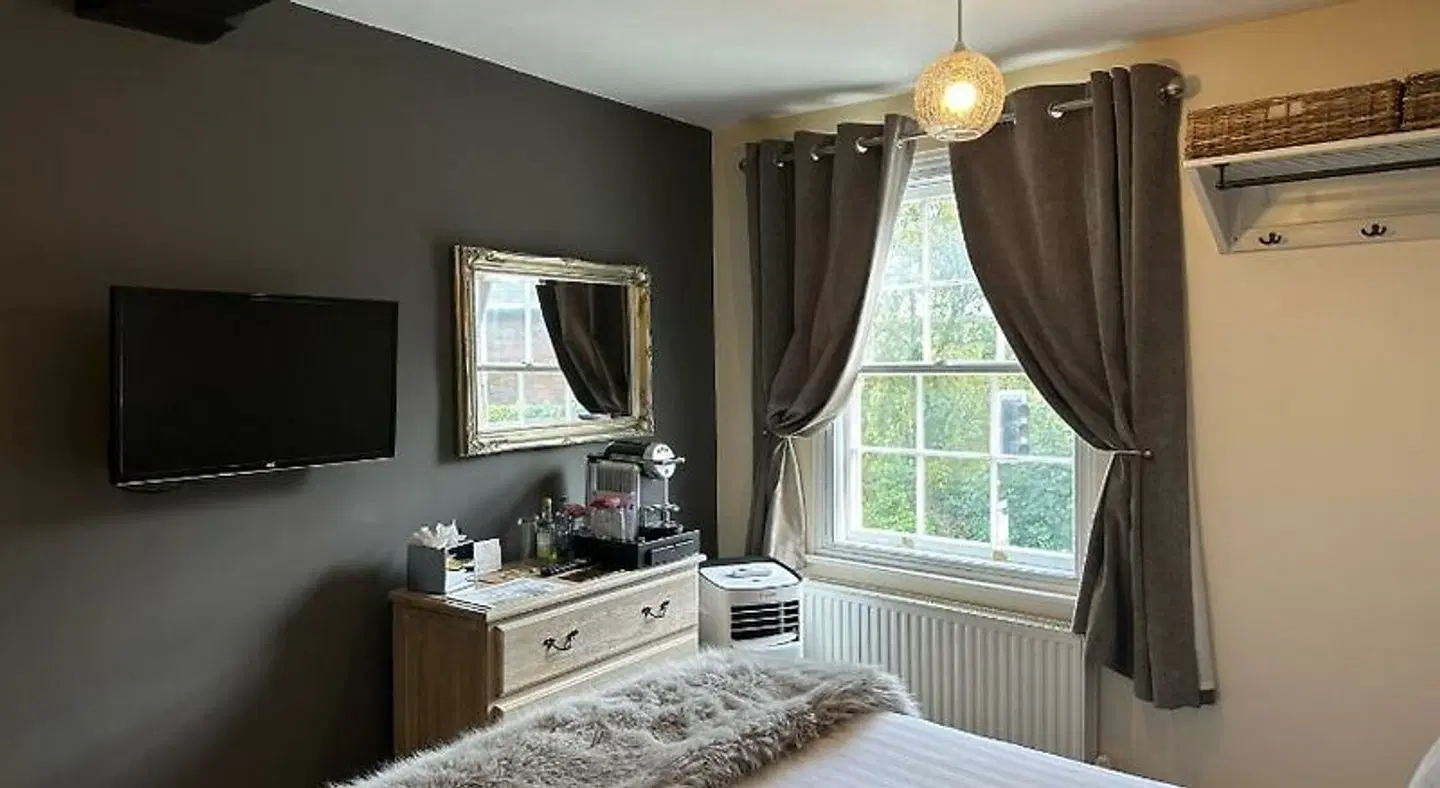 The Charlton Arms ROOM_EXAMPLE