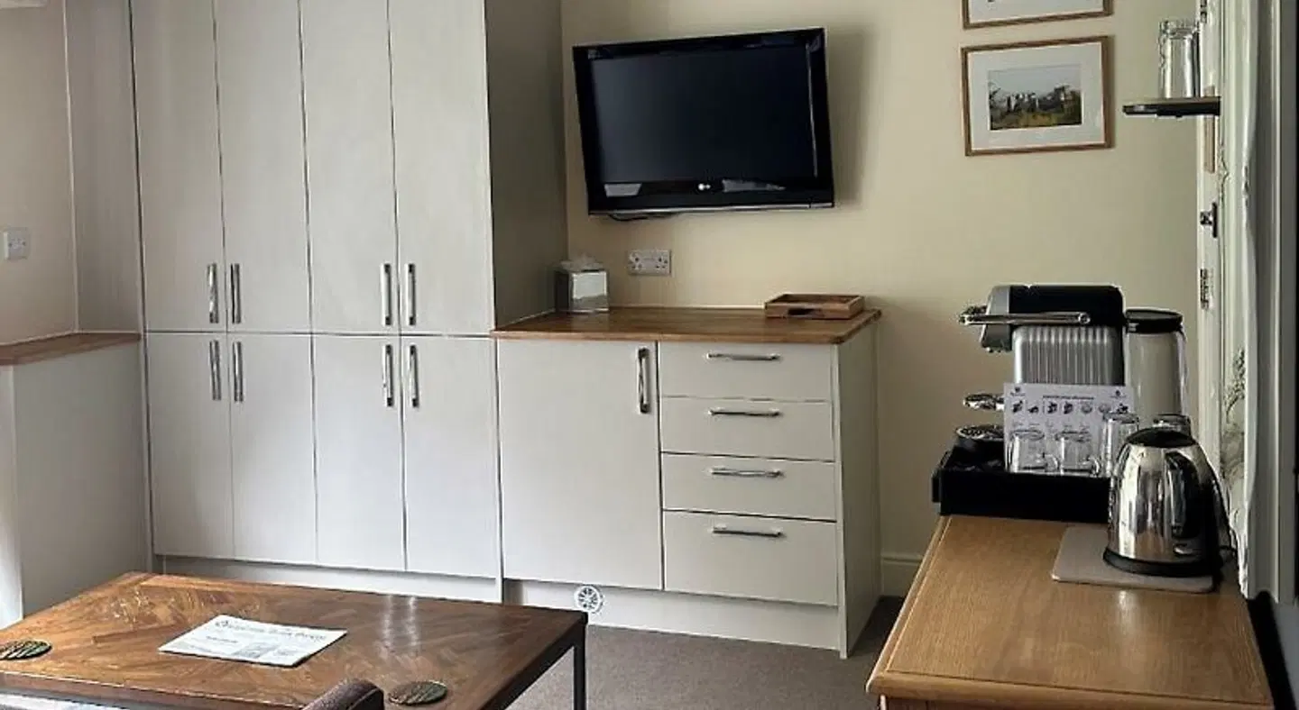 The Charlton Arms ROOM_EXAMPLE