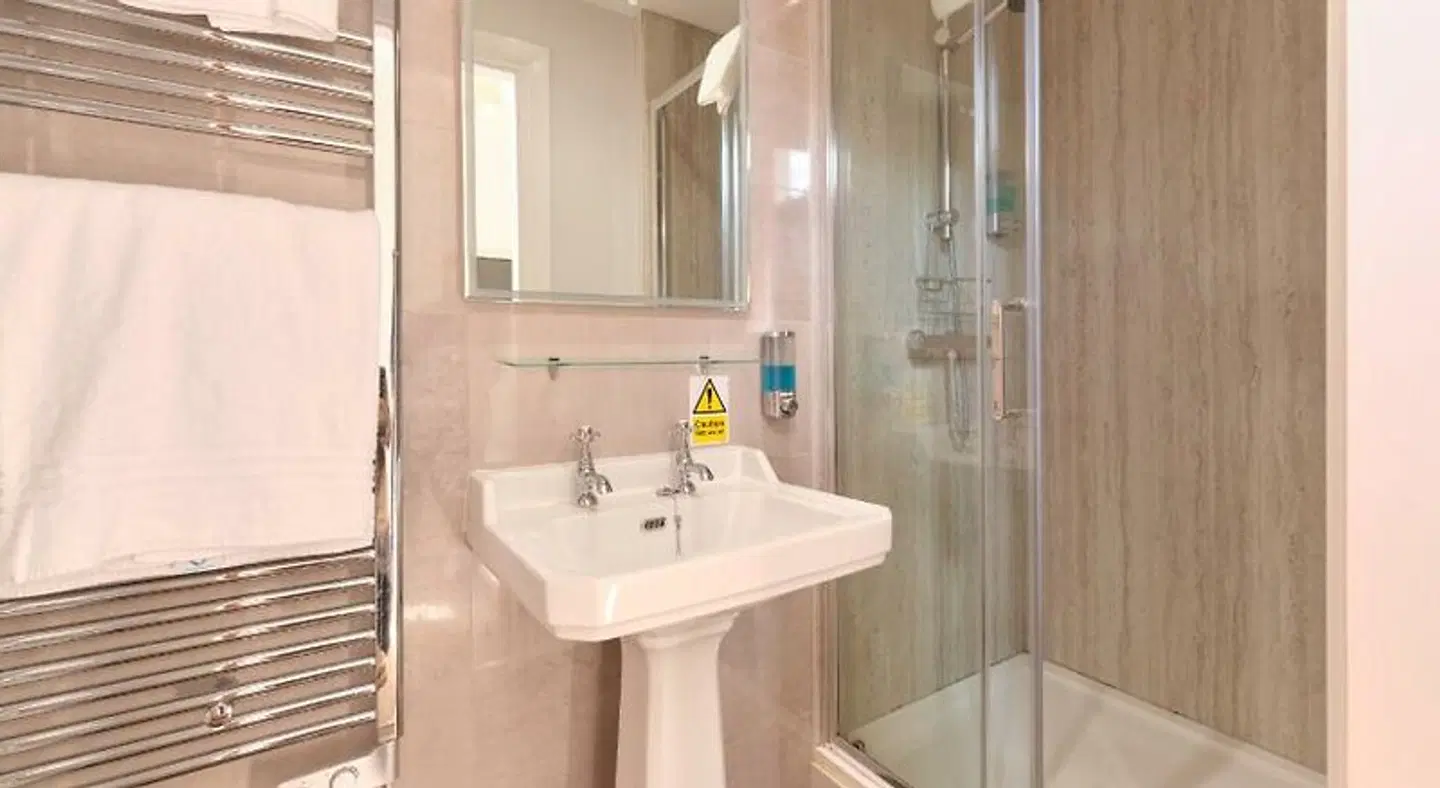 Kings Park Hotel Badezimmer