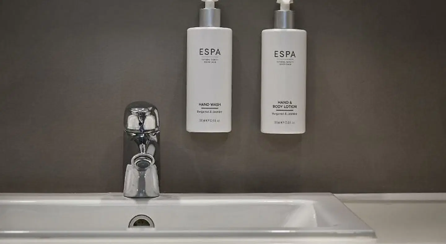 Park Plaza Amsterdam Airport Badezimmer