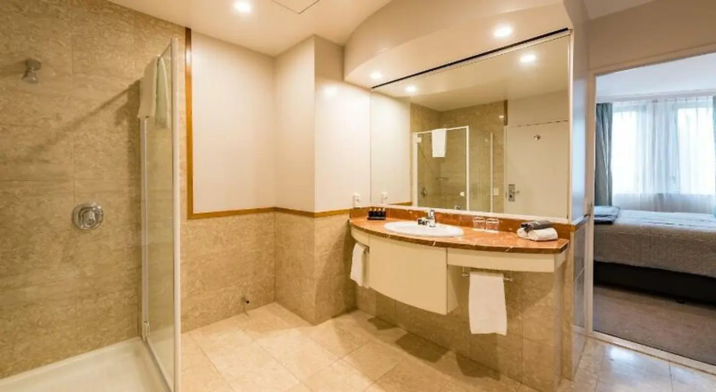 Distinction Christchurch Hotel Badezimmer