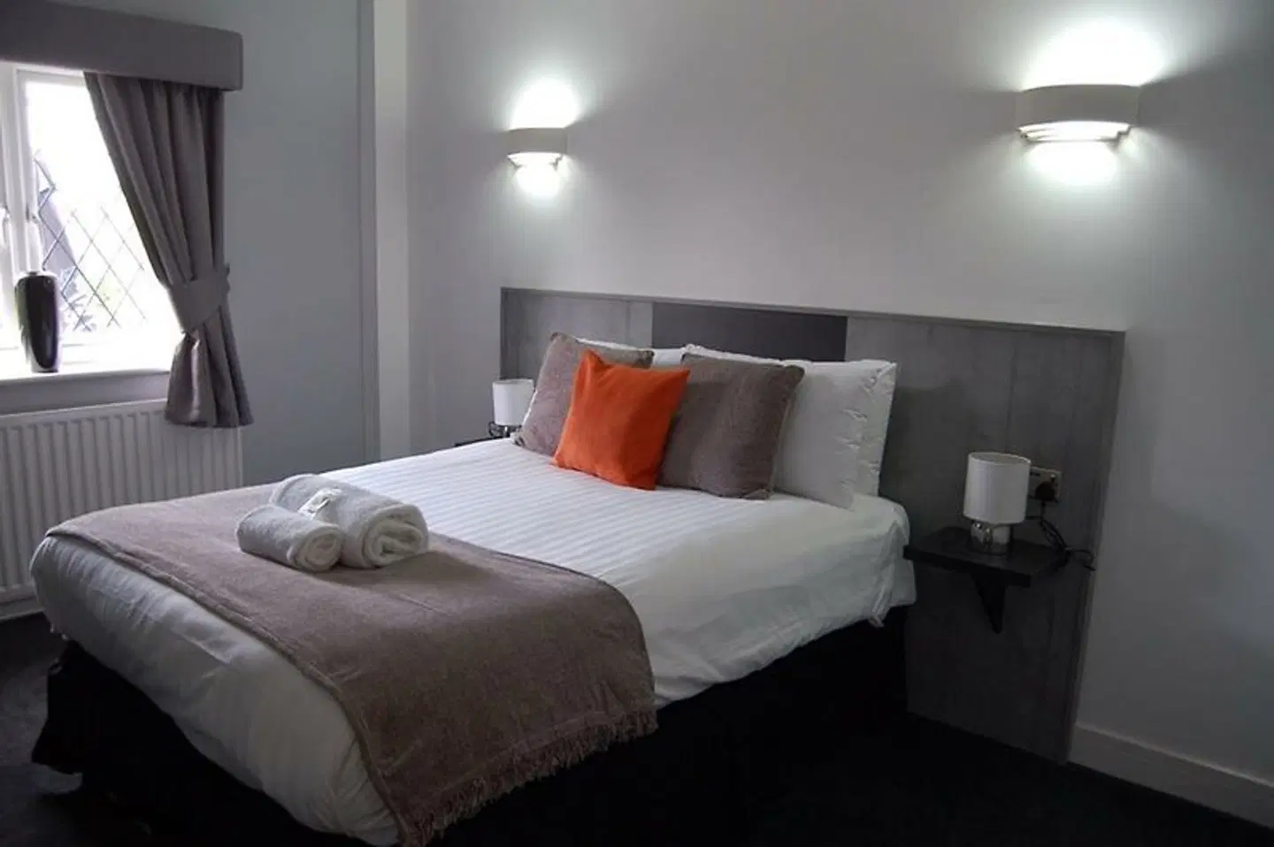 Bowes Incline ROOM_EXAMPLE