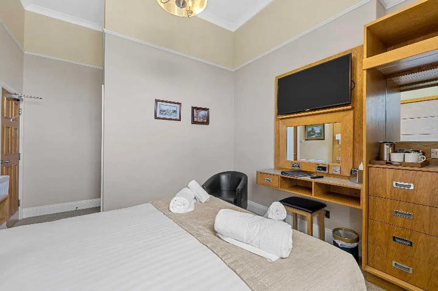 Invicta ROOM_EXAMPLE