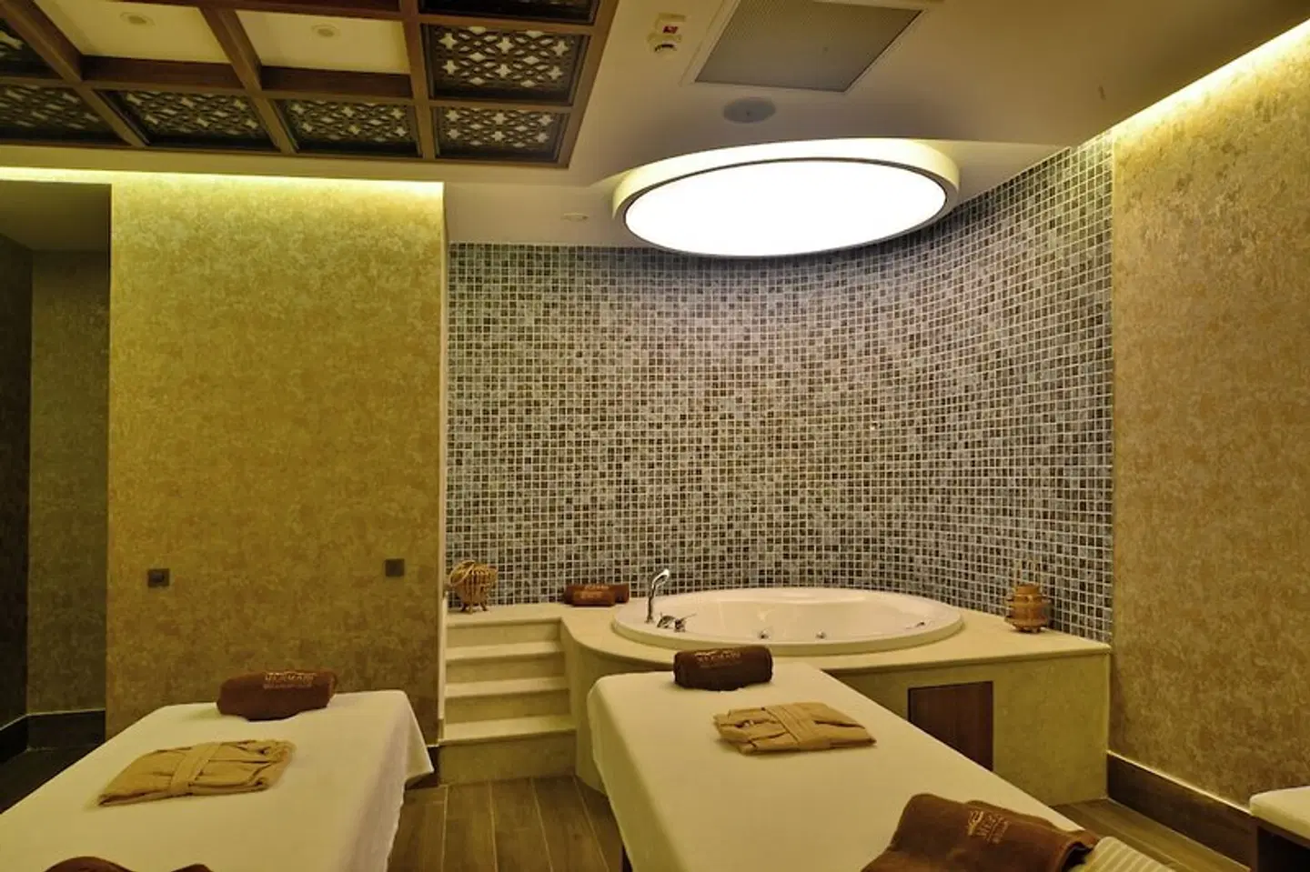 Azura World HEALTH_BEAUTY