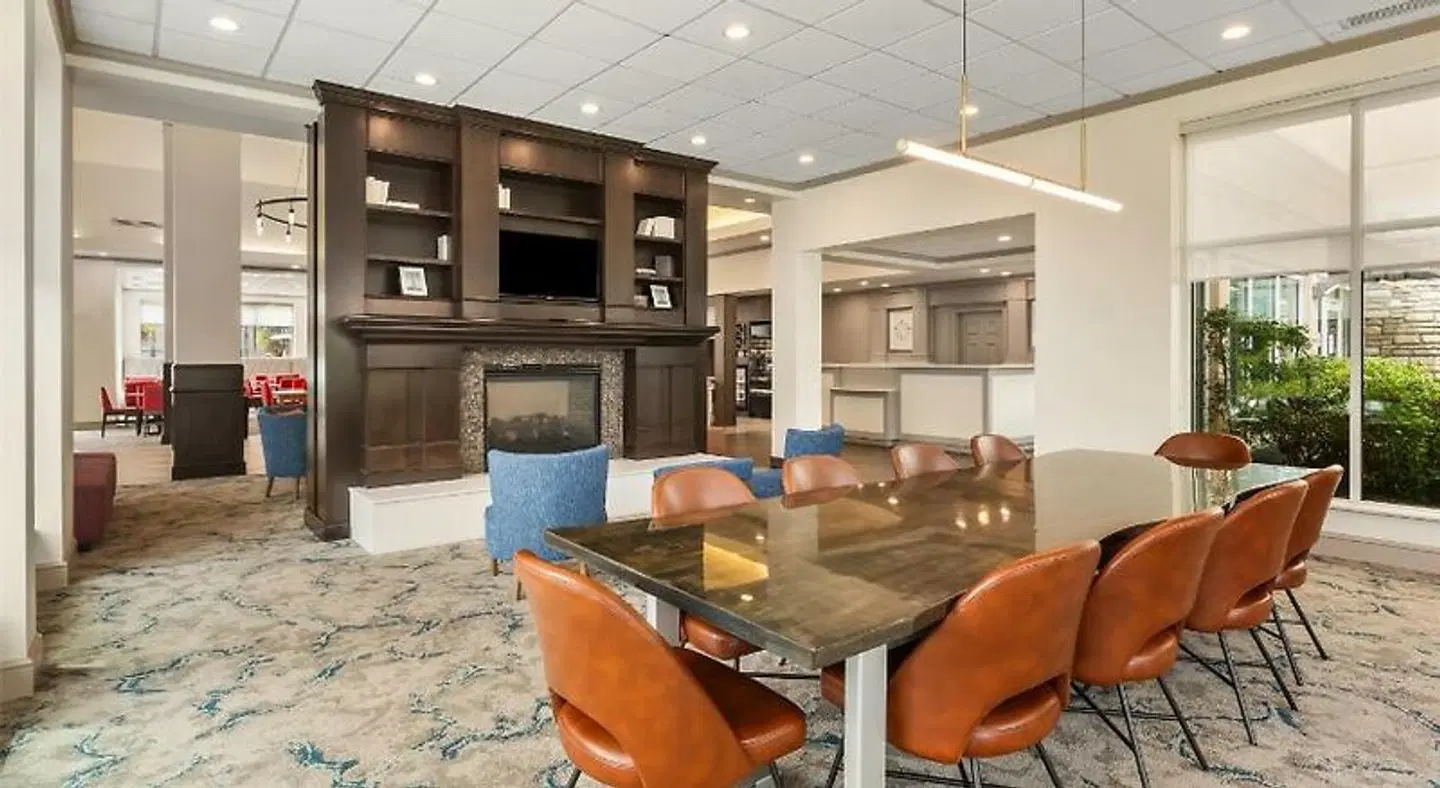 Hilton Garden Inn Atlanta Airport North Bar