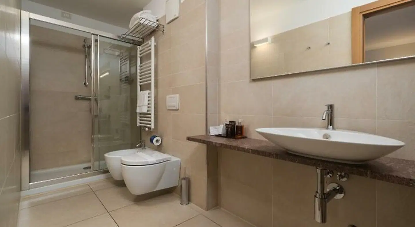 Hotel Crozzon Badezimmer