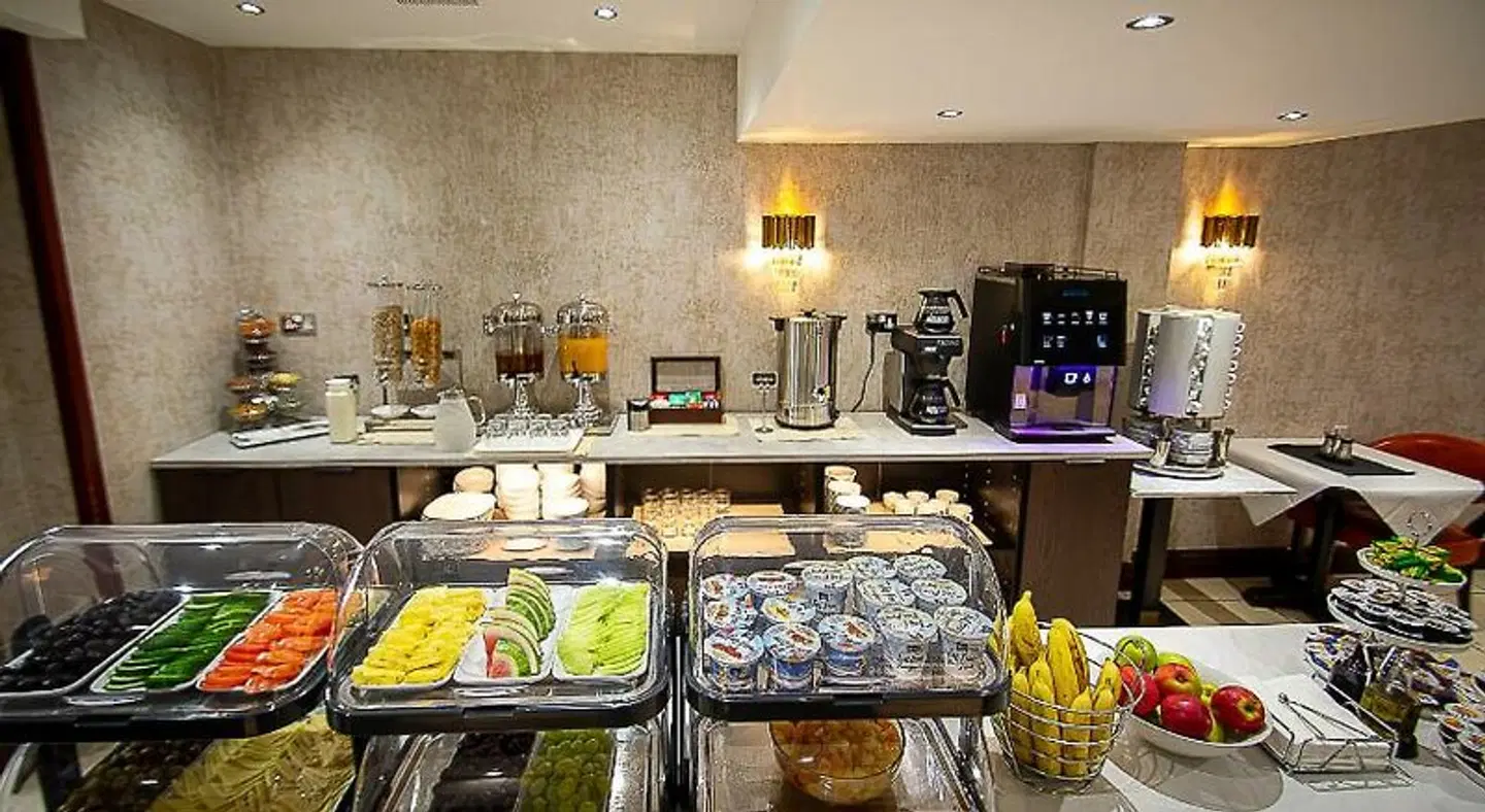Hyde Park International - Member of Park Grand London Restaurant
