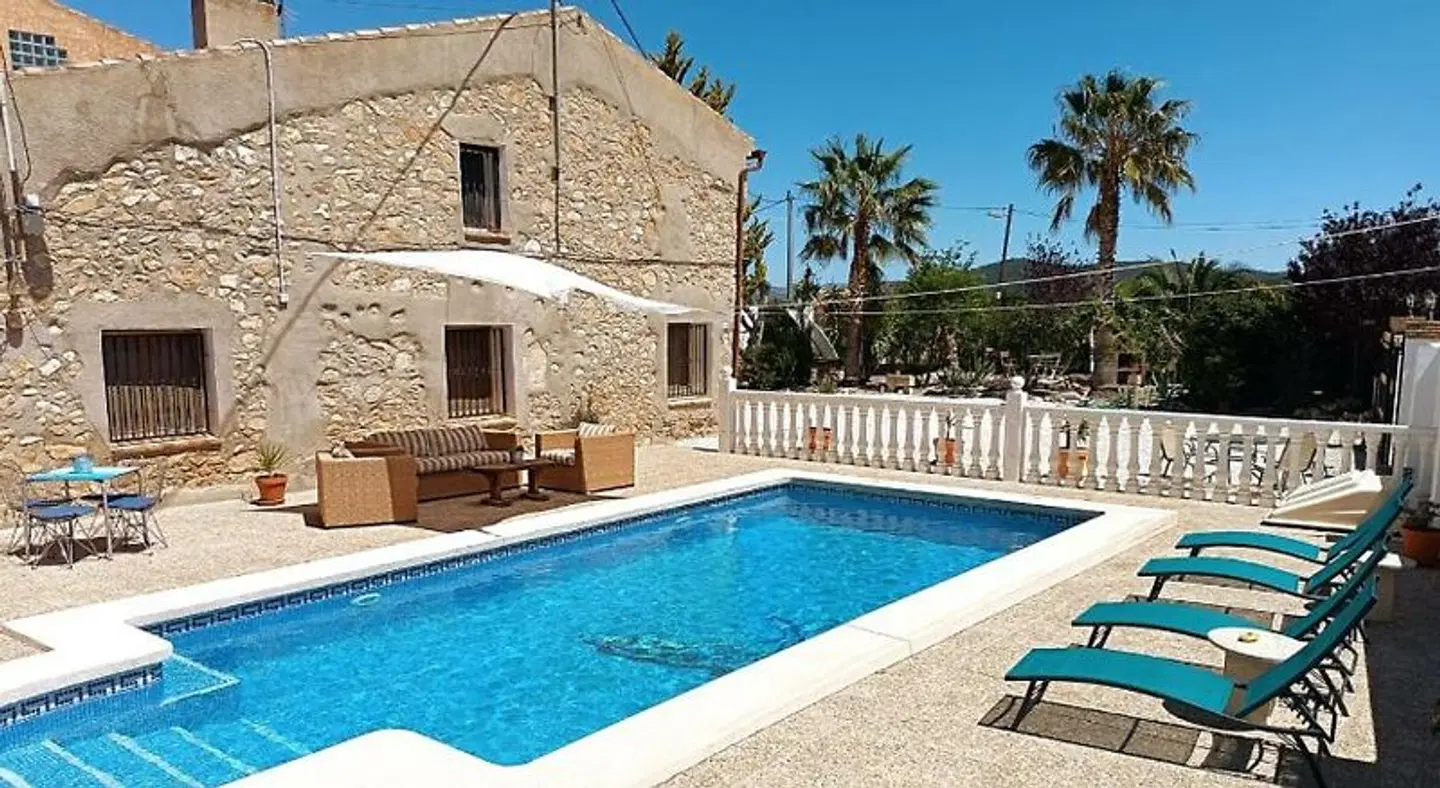 Sunny Vista OUTDOOR_POOL