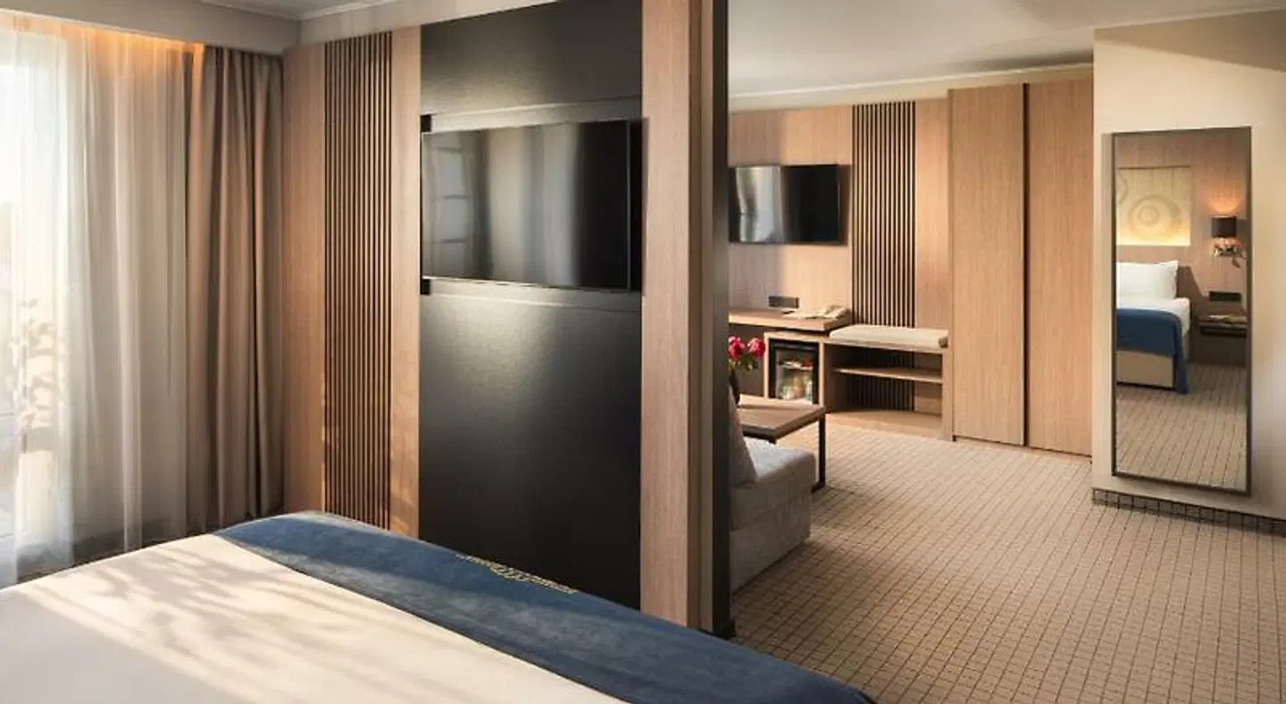 Landmark Creek Hotel & Spa ROOM_EXAMPLE