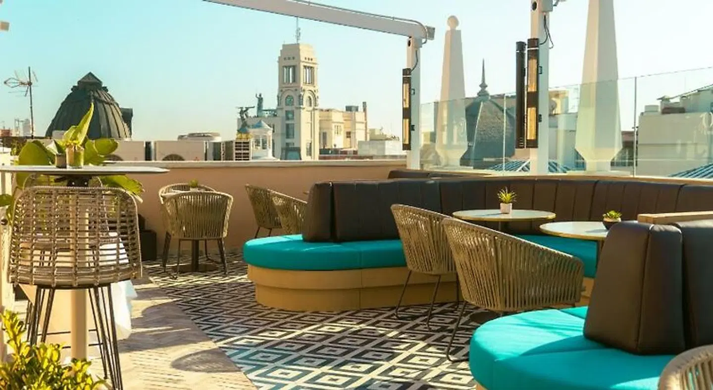 SmartRental Collection Gran Vía Capital Bar