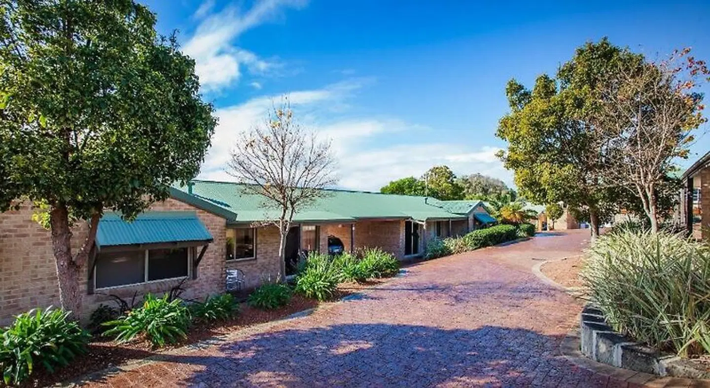 Quality Apartments Banksia Gardens. EXTERIOR