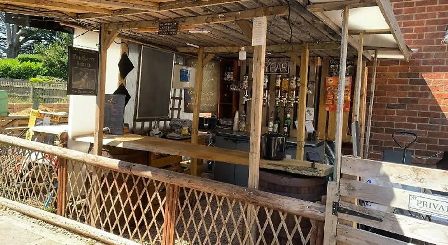 Meerkat Manor B&B Bar