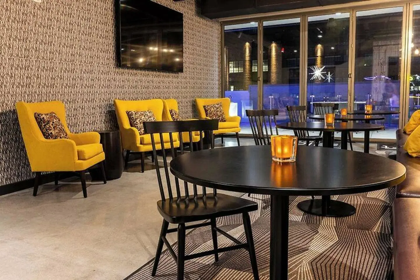 Aloft by Marriott St. Louis Cortex Bar