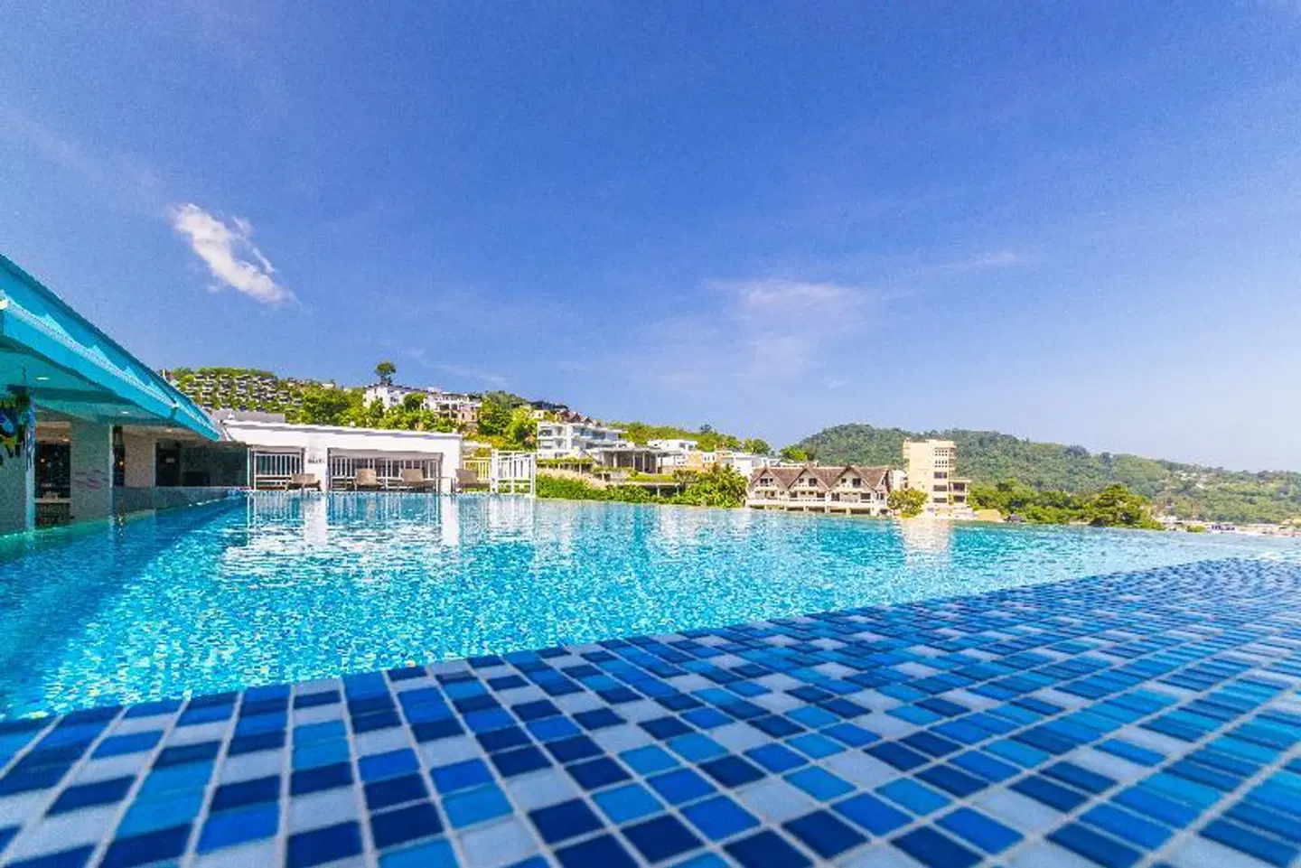 Triple L Hotel Phuket OUTDOOR_POOL