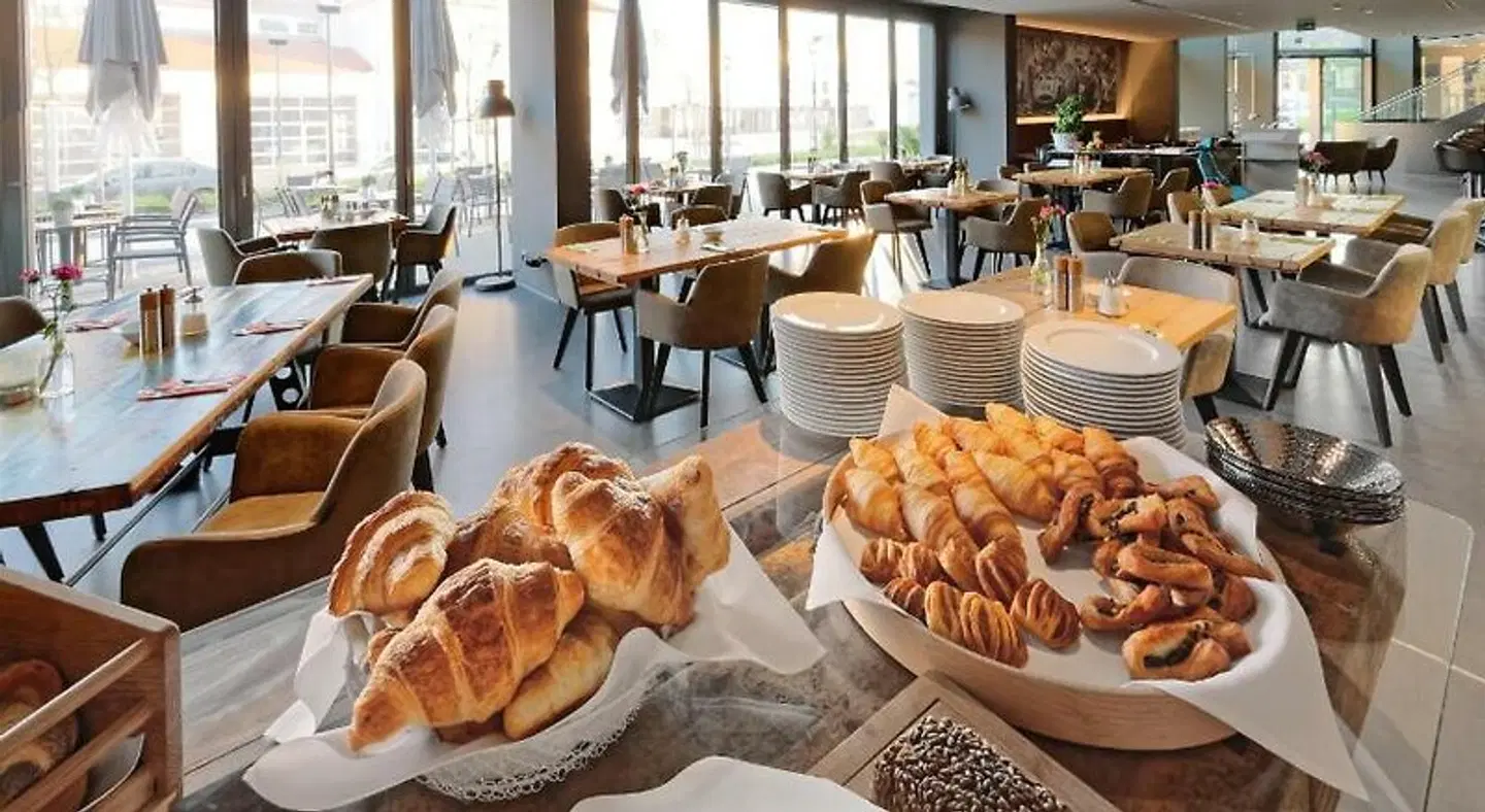 V8 Hotel Classic Motorworld Region Stuttgart Restaurant