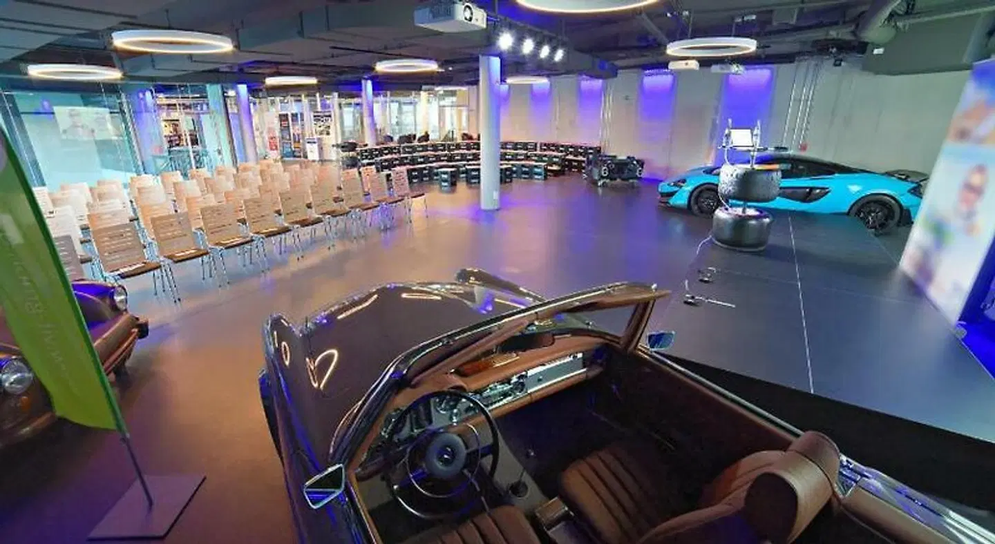V8 Hotel Classic Motorworld Region Stuttgart SPORTS_AND_LEISURE
