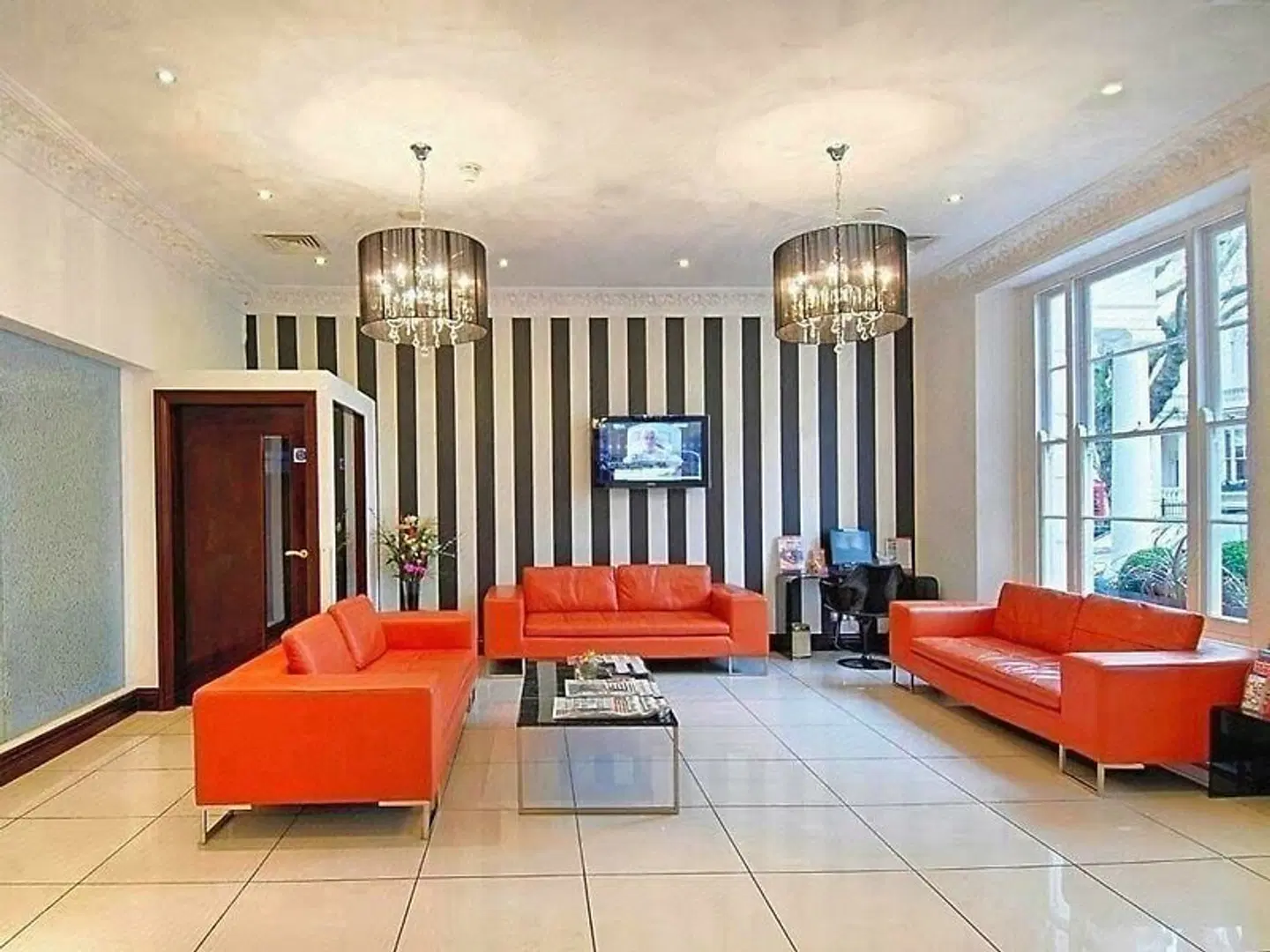 Hyde Park International - Member of Park Grand London LOUNGE_LOBBY