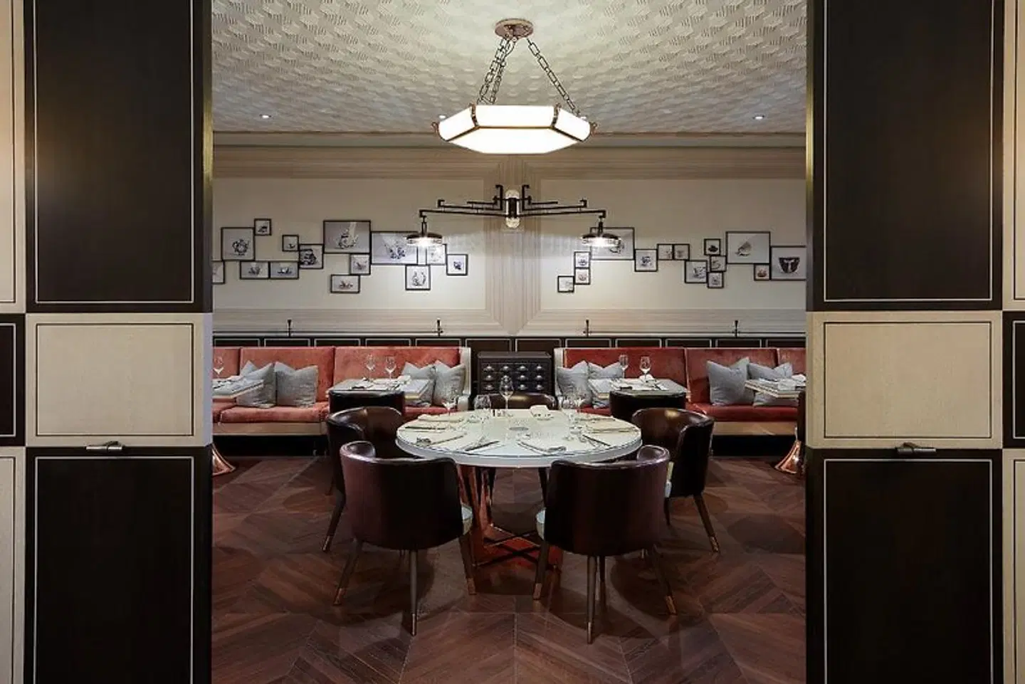 Rosewood Hong Kong Restaurant