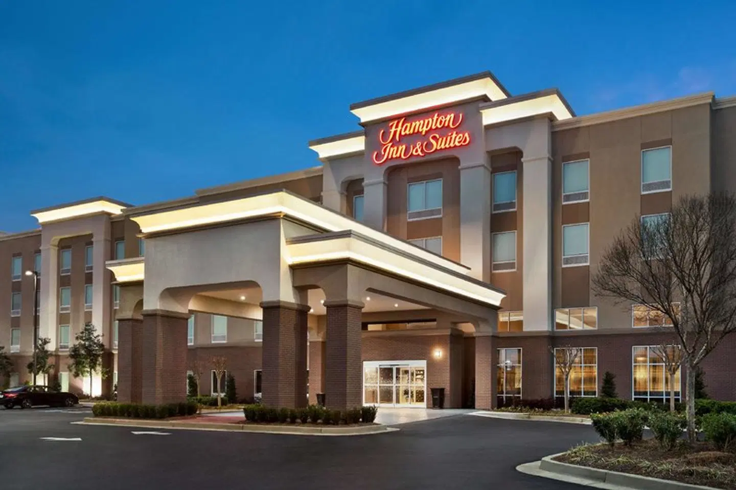 Hampton Inn & Suites Atlanta Airport West/Camp Creek Pkwy EXTERIOR