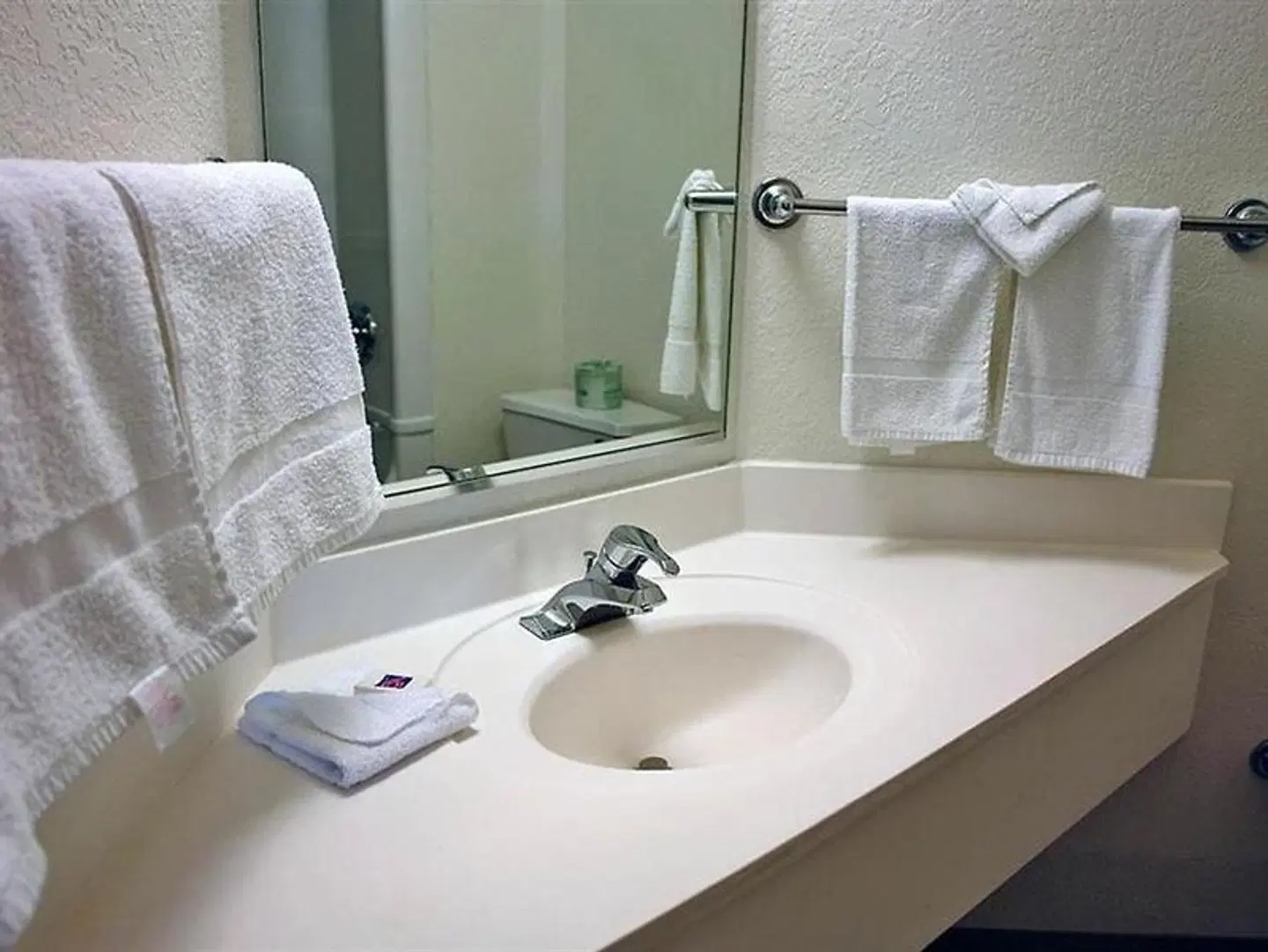 Motel 6 Mississauga, ON - Toronto Badezimmer