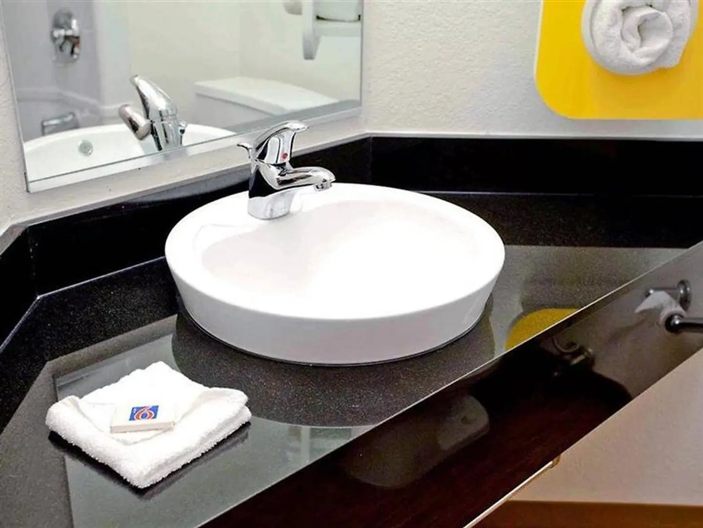 Motel 6 Mississauga, ON - Toronto Badezimmer