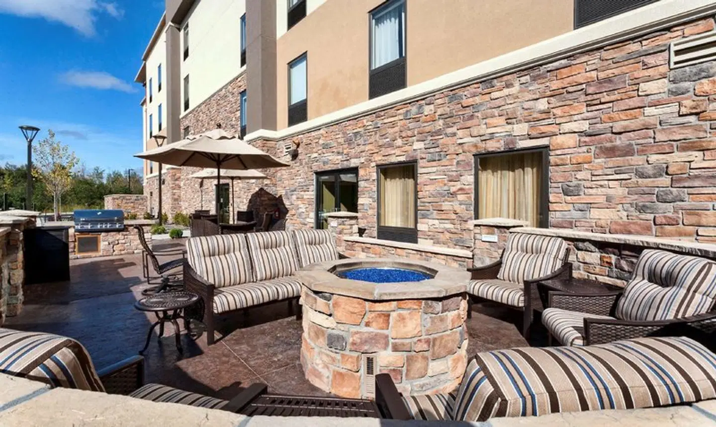 Hampton Inn & Suites Duluth North / Mall Area Terrasse
