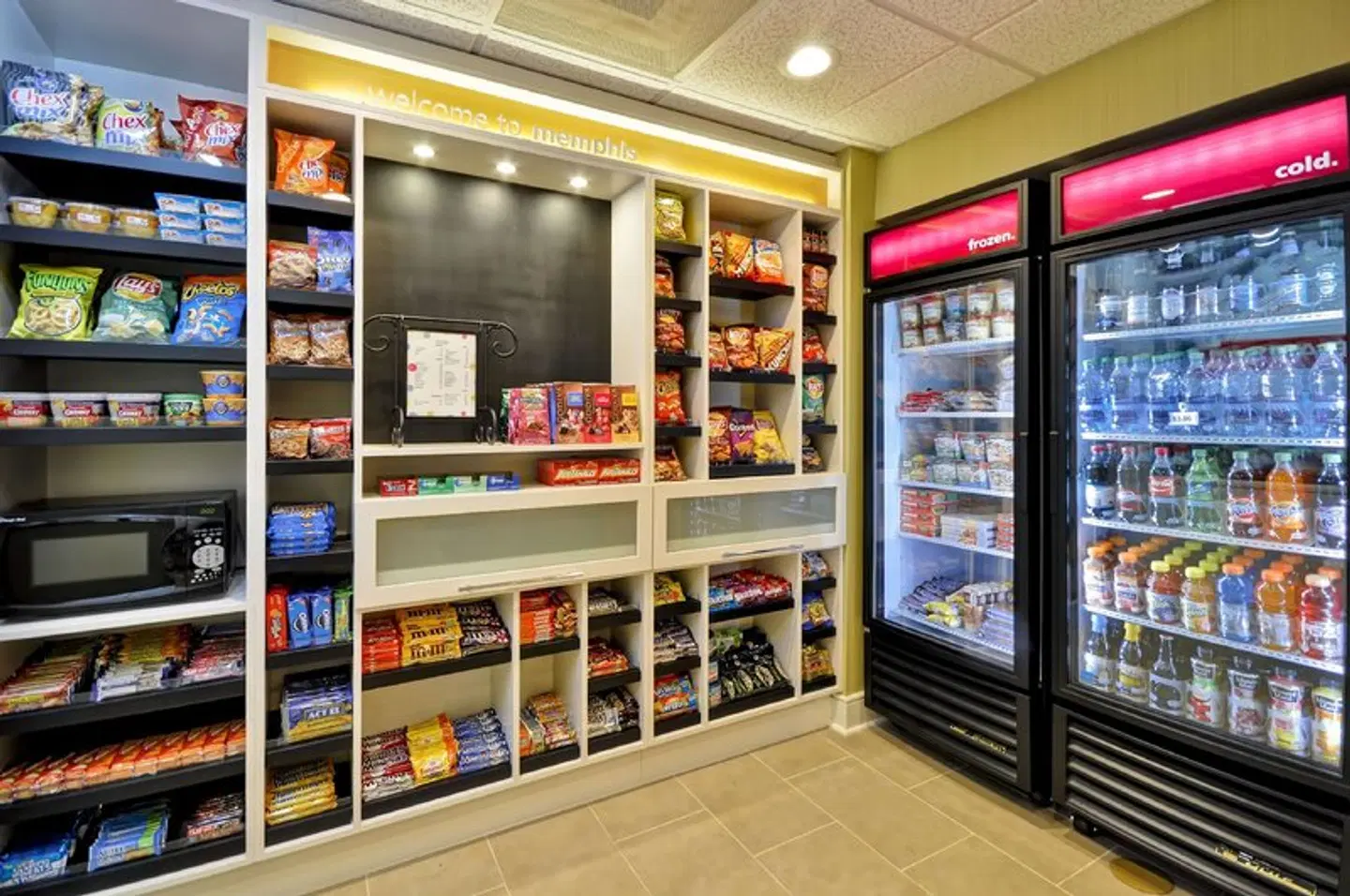Hampton Inn & Suites Memphis-Shady Grove Bar