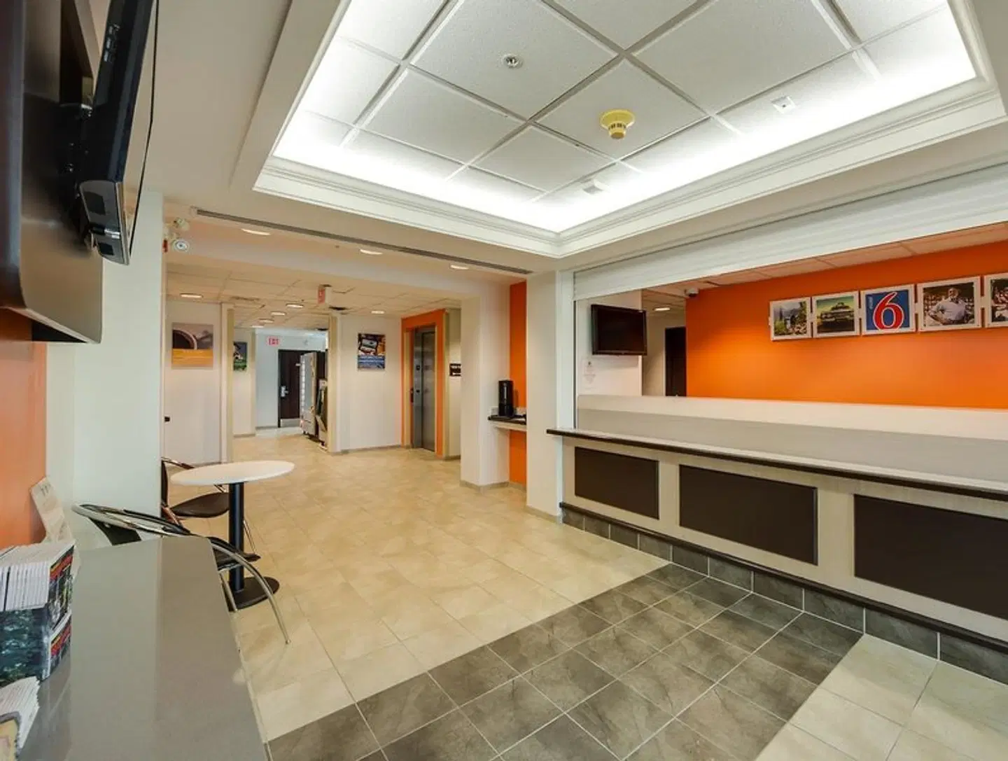 Motel 6 Brampton, ON - Toronto LOUNGE_LOBBY