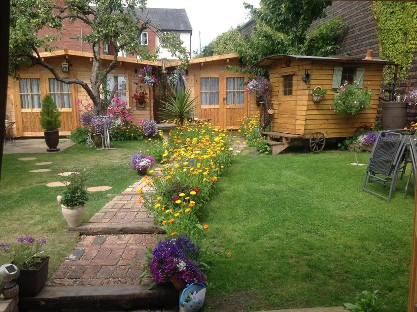 Alice Guest house EXTERIOR