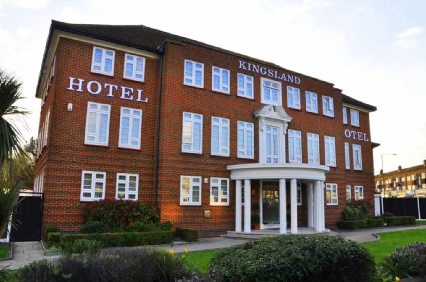Kingsland Hotel EXTERIOR