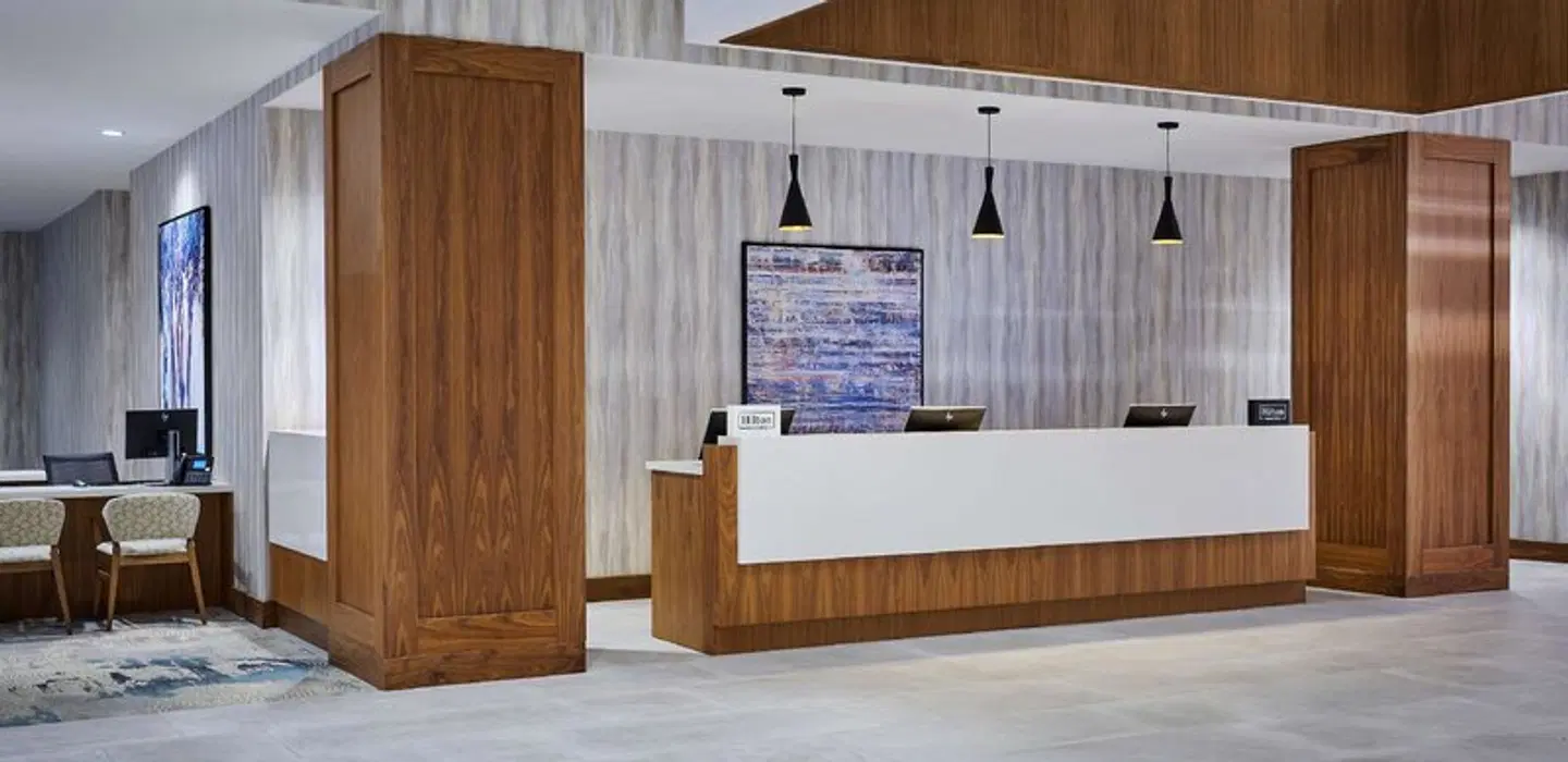 DoubleTree by Hilton Windsor Hotel & Suites ROOM_EXAMPLE