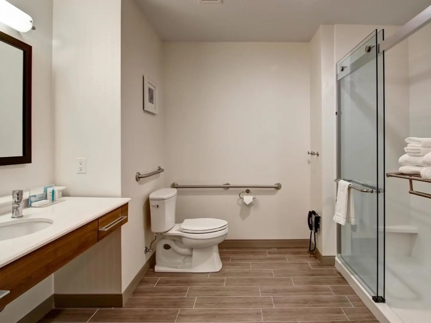 Hampton Inn & Suites by Hilton Grande Prairie Badezimmer