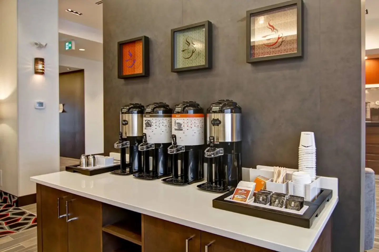 Hampton Inn & Suites by Hilton Grande Prairie Restaurant