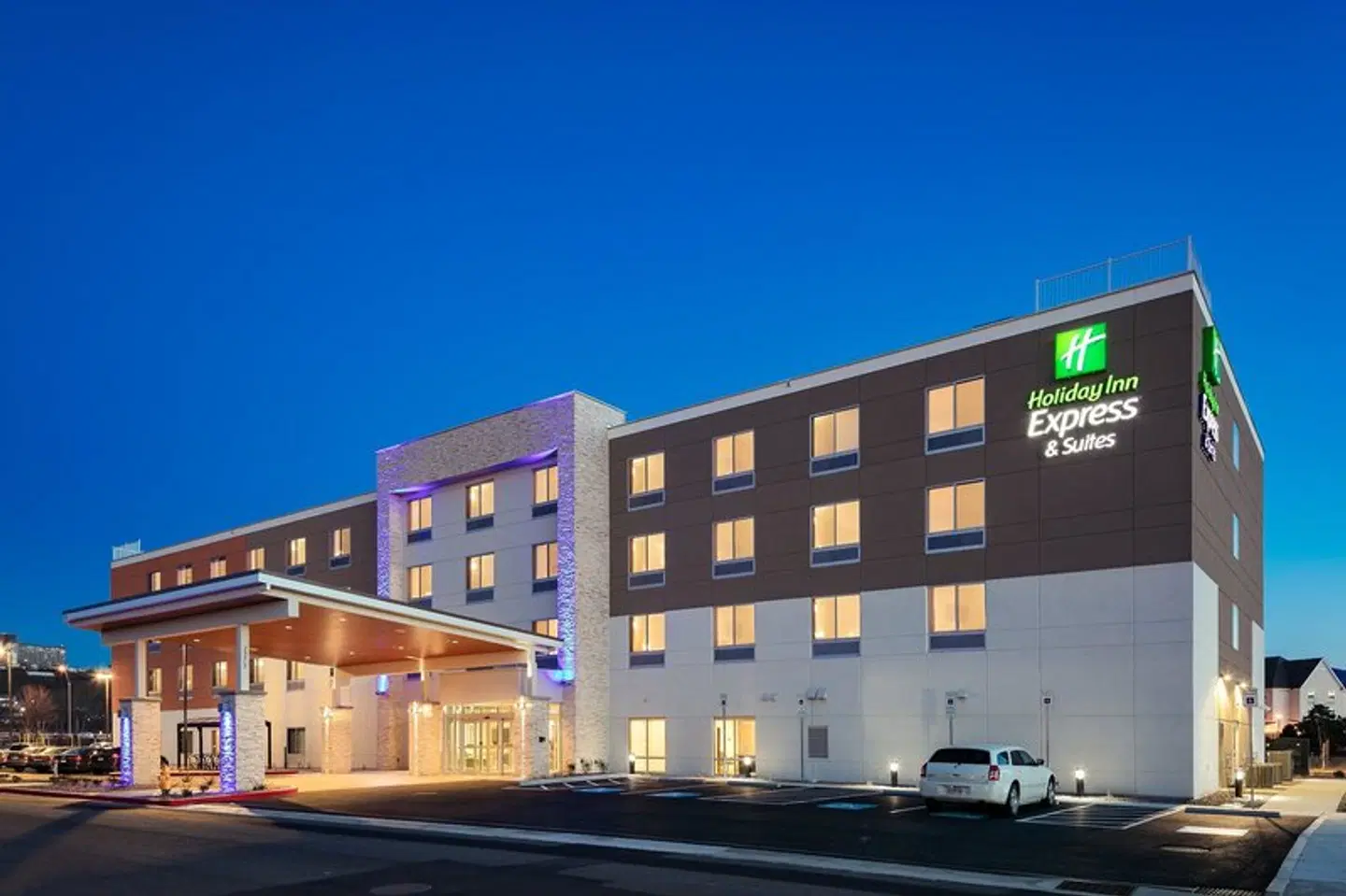 Holiday Inn Express & Suites Medford by IHG EXTERIOR