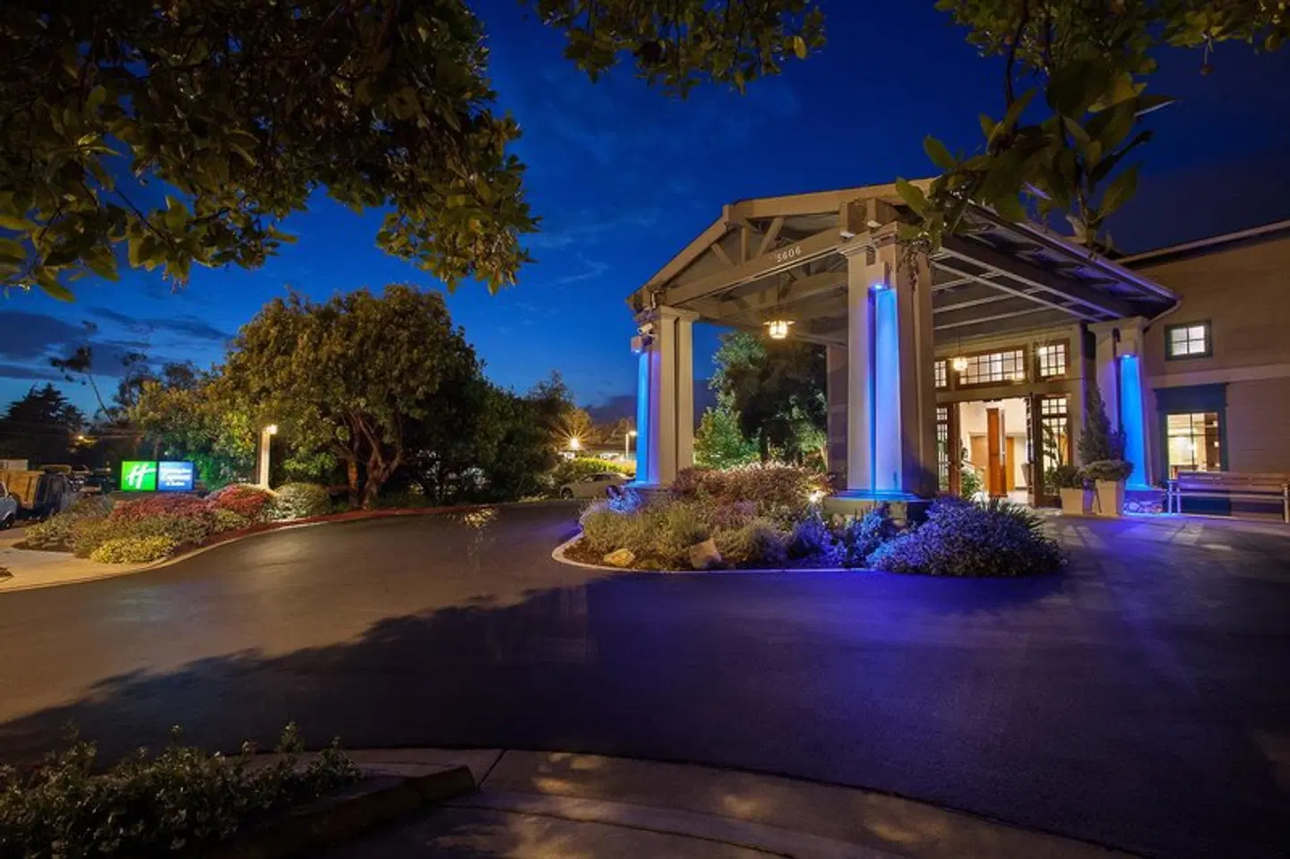 Holiday Inn Express & Suites Carpinteria by IHG Garten