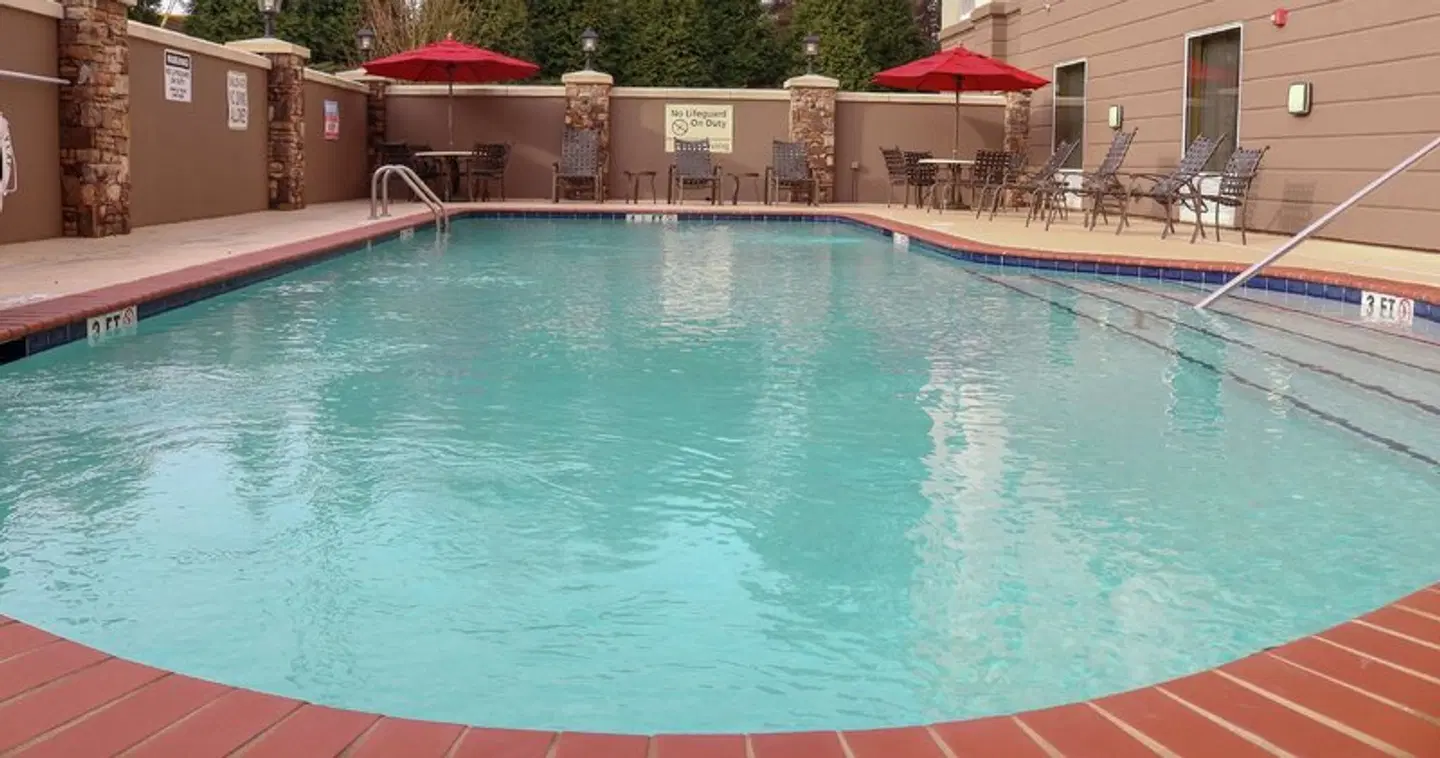 Hampton Inn Lincolnton OUTDOOR_POOL