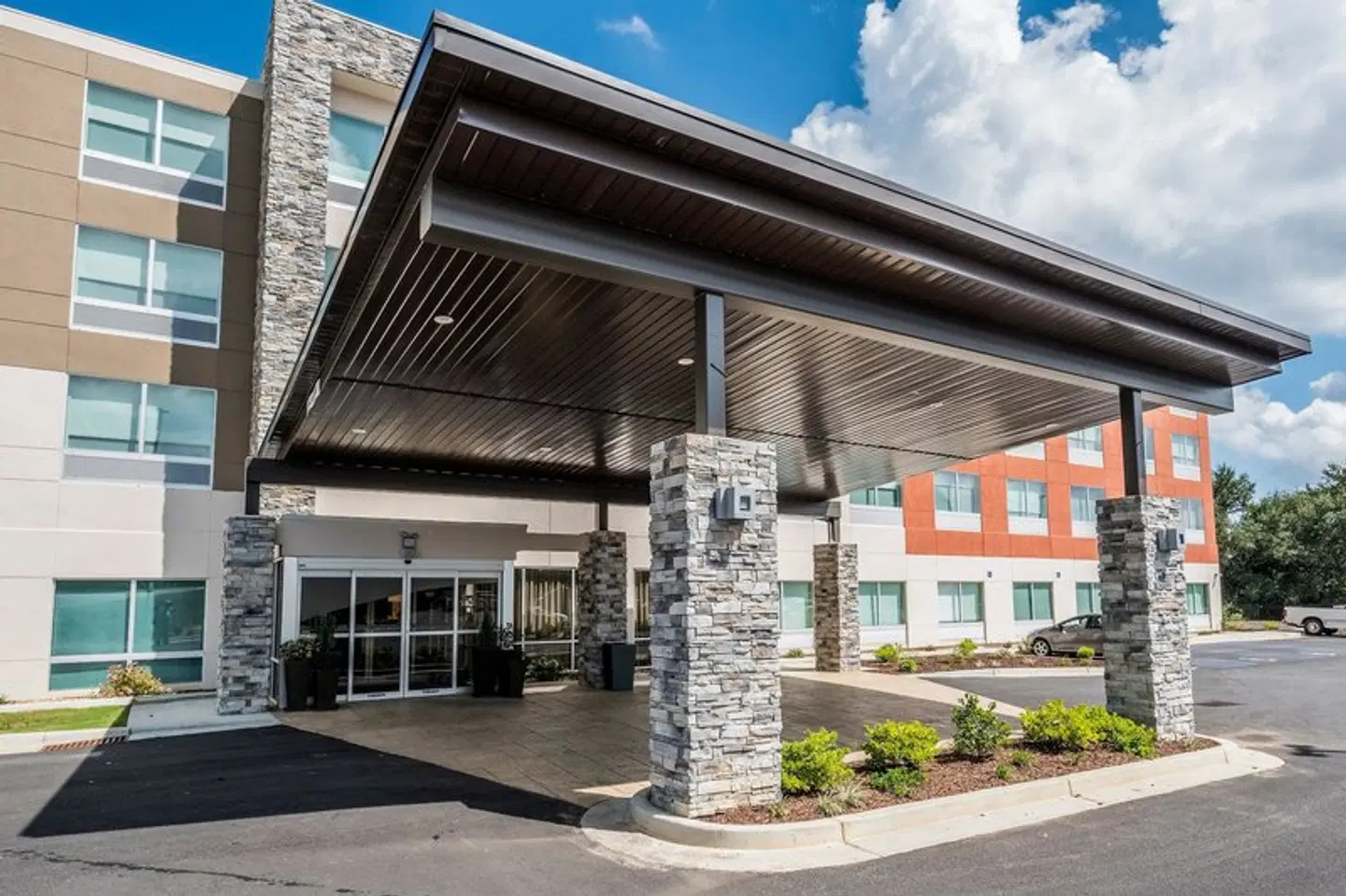 Holiday Inn Express & Suites Commerce by IHG EXTERIOR