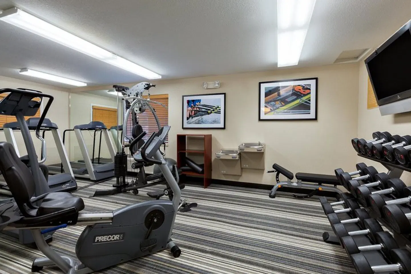 Candlewood Suites Medford by IHG SPORTS_AND_LEISURE